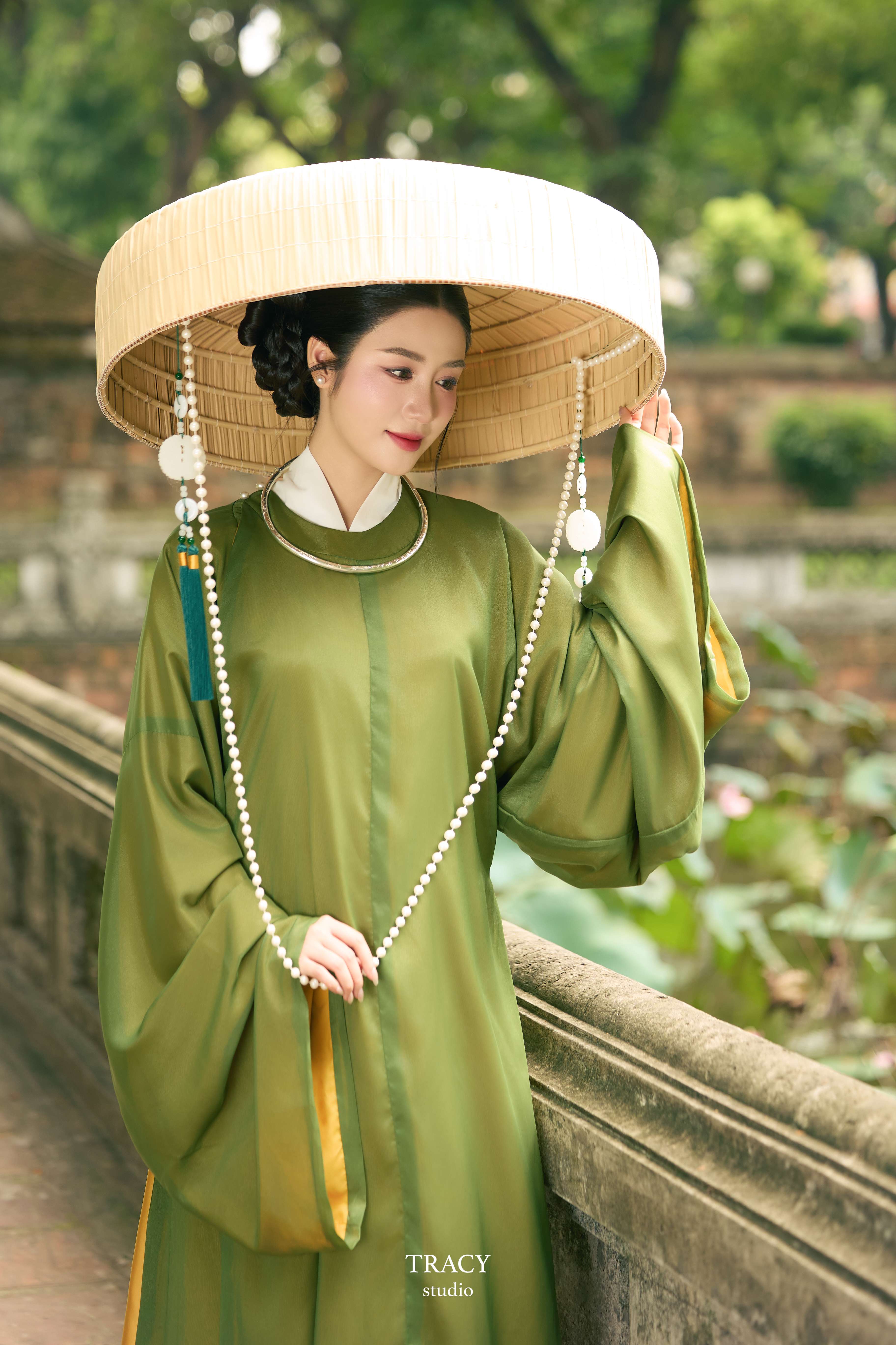 frontend/img/gallery/anh-tet-yem-ao-dai/tracy-studio-chup-viet-phuc-phuong-linh (4).jpg